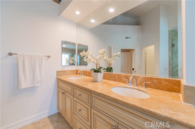 10 La Quinta, Irvine CA: https://media.crmls.org/medias/2b43f434-3a8f-46c0-a10b-4378d3ce96c1.jpg
