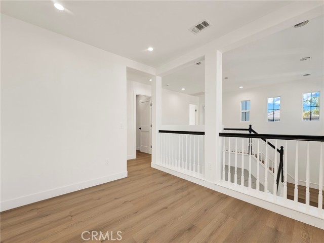 Detail Gallery Image 25 of 29 For 28374 Stansfield Ln, Saugus,  CA 91350 - 3 Beds | 3 Baths