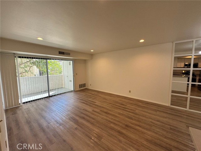 Detail Gallery Image 15 of 47 For 700 W 3rd, Santa Ana,  CA 92701 - 2 Beds | 2 Baths