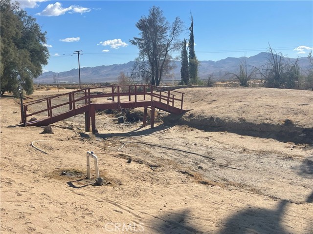 Detail Gallery Image 5 of 41 For 38898 Valley Center Rd, Newberry Springs,  CA 92365 - 6 Beds | 5 Baths