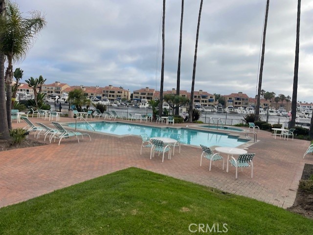Detail Gallery Image 3 of 4 For 16291 Countess Dr #306,  Huntington Beach,  CA 92649 - 2 Beds | 2 Baths