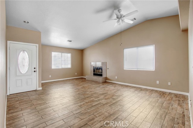 Image 2 of 20 For 15514 Avenida Manzana