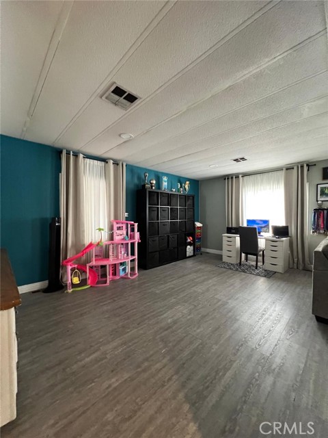 Detail Gallery Image 15 of 34 For 201 W Collins Ave #40,  Orange,  CA 92867 - 2 Beds | 2 Baths