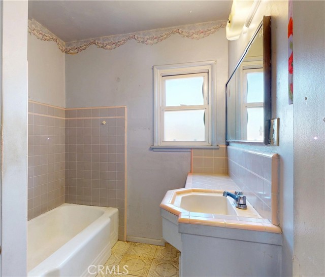 10515 Tujunga Canyon Boulevard, Tujunga CA: https://media.crmls.org/medias/2b486727-a4bb-4269-ad28-a926b27d499d.jpg