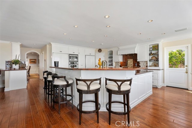 49 Cambria Drive, Corona del Mar CA: https://media.crmls.org/medias/2b48ca95-4bdd-4c99-a57e-2e0d4db17bbd.jpg