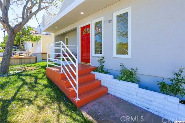 1136 11th Street, Manhattan Beach, California 90266, 4 Bedrooms Bedrooms, ,2 BathroomsBathrooms,Residential,Sold,11th,320001910