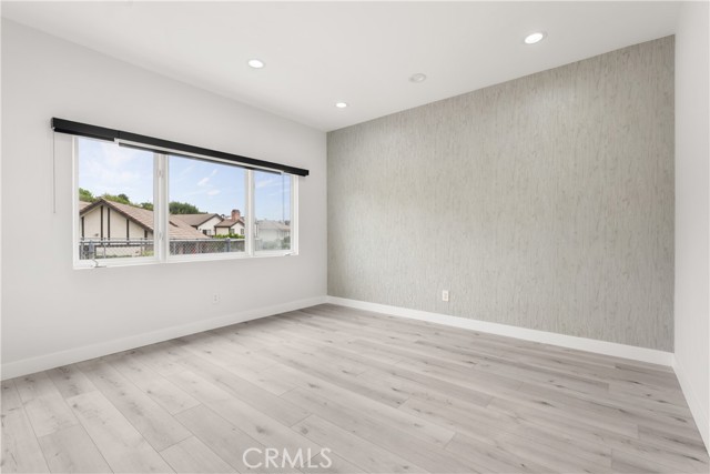 5965 Nora Lynn Drive, Woodland Hills CA: https://media.crmls.org/medias/2b499b04-6148-45c9-85e7-3d38f8b4ab6a.jpg