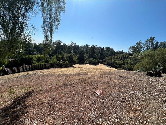 Detail Gallery Image 6 of 7 For 5075 Hood Dr, Woodland Hills,  CA 91364 - – Beds | – Baths