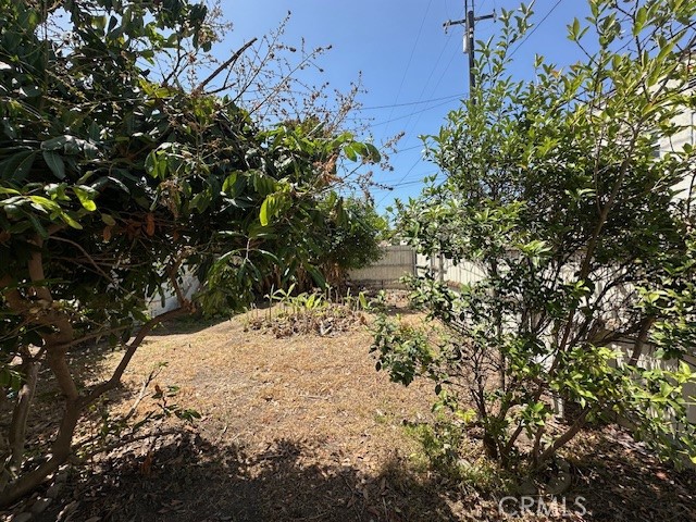1045 Gladys Avenue, Long Beach CA: https://media.crmls.org/medias/2b4a1d52-151f-4ae2-acf0-dae31ec443cd.jpg