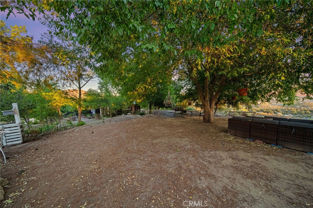 https://media.crmls.org/medias/2b4a3805-5130-4683-a21e-1ca8051257c5.jpg?preset=X-Large