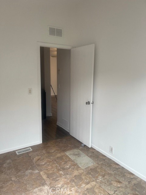 Detail Gallery Image 12 of 18 For 7560 Woodman  Pl Spc #73, Van Nuys,  CA 91405 - 2 Beds | 1 Baths