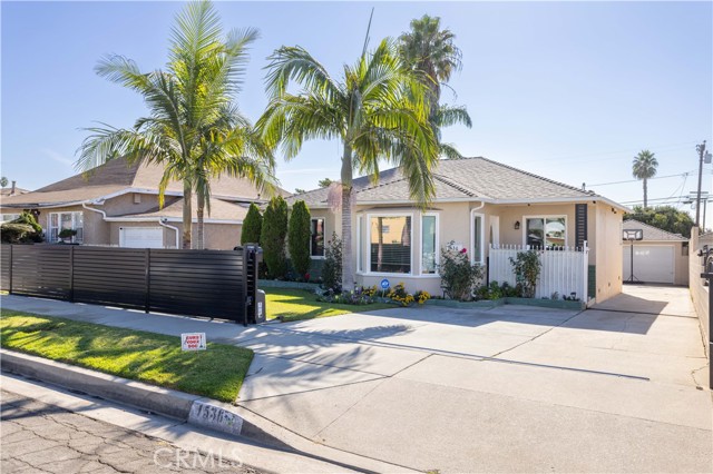 Detail Gallery Image 1 of 23 For 1536 W 125th St, Los Angeles,  CA 90047 - 4 Beds | 3 Baths