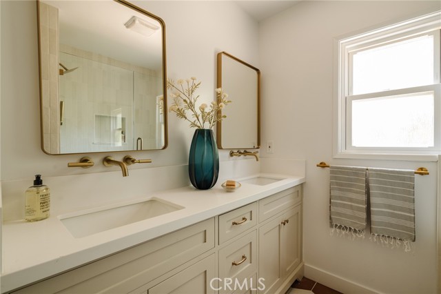 Detail Gallery Image 17 of 21 For 4646 Jessica Dr, Los Angeles,  CA 90065 - 3 Beds | 2 Baths