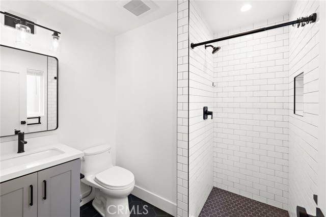 Detail Gallery Image 13 of 16 For 161 Avenida Florencia a,  San Clemente,  CA 92672 - 2 Beds | 1/1 Baths