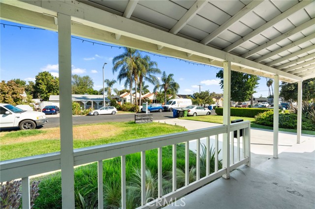 Detail Gallery Image 5 of 39 For 7235 Yarmouth Ave, Reseda,  CA 91335 - 2 Beds | 2 Baths