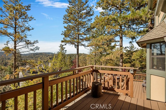 Detail Gallery Image 5 of 47 For 27808 Alpen, Lake Arrowhead,  CA 92352 - 4 Beds | 3/1 Baths