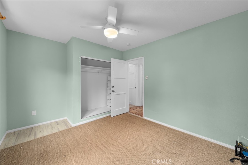 https://media.crmls.org/medias/2b4d9c61-4fb2-4e7e-bc2e-b4c3f3094e8e.jpg?preset=X-Large