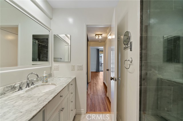 Detail Gallery Image 12 of 23 For 3231 Cheviot Vista Pl #307,  Los Angeles,  CA 90034 - 3 Beds | 2 Baths