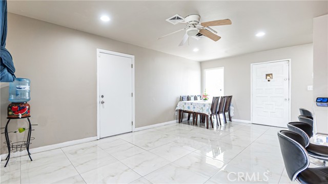 931 N Eucalyptus Avenue, Rialto CA: https://media.crmls.org/medias/2b4e1cfb-16c7-4323-8c8f-81c2eba852d7.jpg