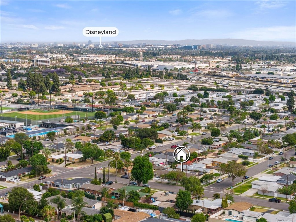 https://media.crmls.org/medias/2b4e688a-24dc-4396-871b-d40164a7b920.jpg?preset=X-Large