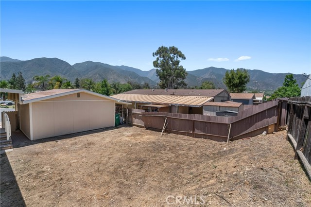 9984 Wrangler Way, Corona CA: https://media.crmls.org/medias/2b4ef6dc-217e-42b7-8349-a01a92858ab4.jpg