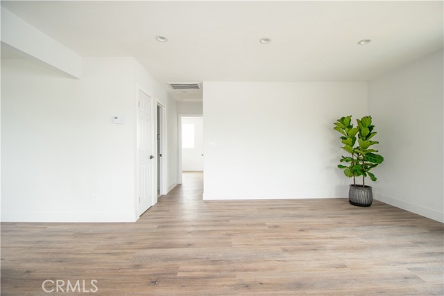 14723 Walters Street, Eastvale CA: https://media.crmls.org/medias/2b4f11c7-be62-4a18-bc2b-529cfad620cf.jpg