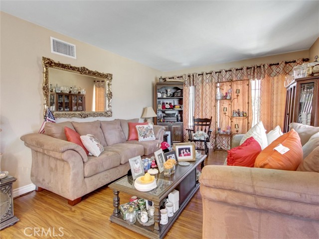 6056 Palau Street, Cypress CA: https://media.crmls.org/medias/2b4fa1f7-47f9-4d99-86f7-4794ef174042.jpg