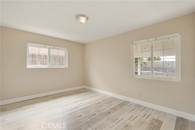 518 S Forest Avenue, Santa Ana CA: https://media.crmls.org/medias/2b5072e2-85b6-45ec-ae7d-7539d74b08bc.jpg