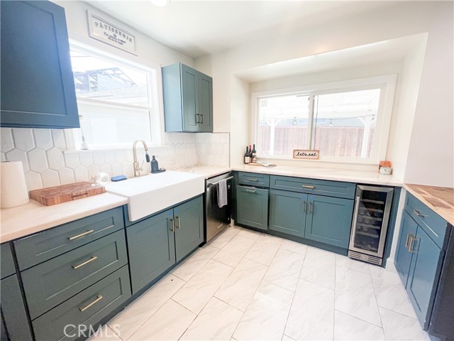 4574 Whaley Avenue, Long Beach CA: https://media.crmls.org/medias/2b50877a-4f0f-4a24-8445-ea87e7e17ecb.jpg