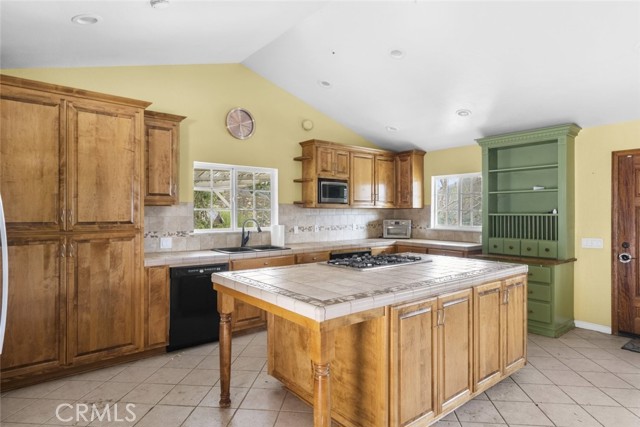 Detail Gallery Image 12 of 17 For 39661 San Francisquito Canyon Rd, –,  CA 91390 - 3 Beds | 2 Baths