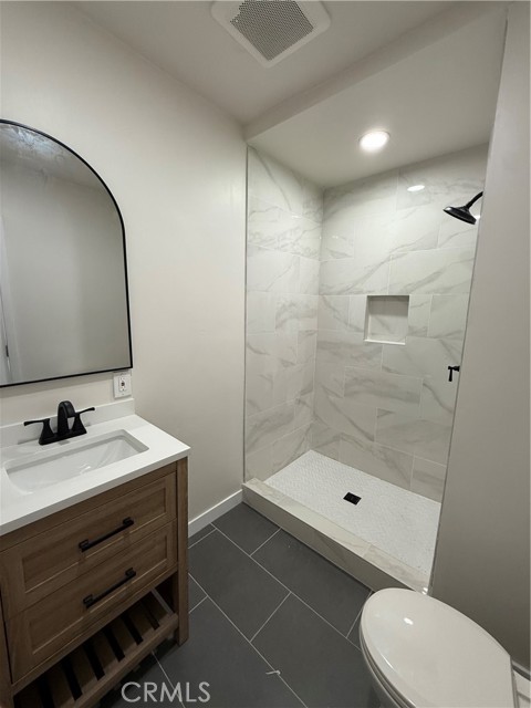 1327 W 89th St, Los Angeles CA: https://media.crmls.org/medias/2b5159c6-e255-4923-9b69-c3dfee1b859b.jpg