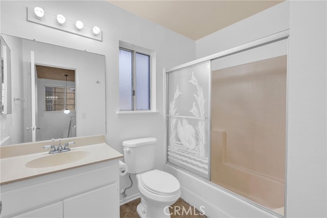 Detail Gallery Image 18 of 34 For 15400 Canyonstone Dr, Moreno Valley,  CA 92551 - 3 Beds | 2/1 Baths
