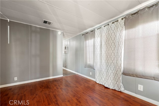 780 E 9th St, San Bernardino CA: https://media.crmls.org/medias/2b5249f0-0bfb-4536-96ee-414630eb622f.jpg