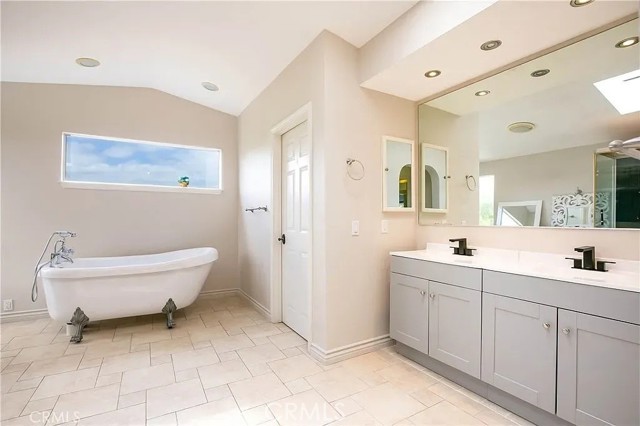 287 Goldenwood Circle, Simi Valley CA: https://media.crmls.org/medias/2b52eba5-36e0-4e6b-8210-ad57aa4507fa.jpg