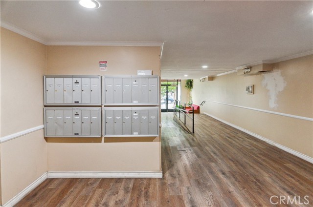 Detail Gallery Image 14 of 14 For 8710 Independence Ave #301,  Canoga Park,  CA 91304 - 2 Beds | 2 Baths