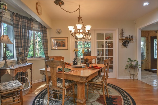 Detail Gallery Image 16 of 38 For 196 N Fairway Dr, Lake Arrowhead,  CA 92352 - 3 Beds | 2 Baths