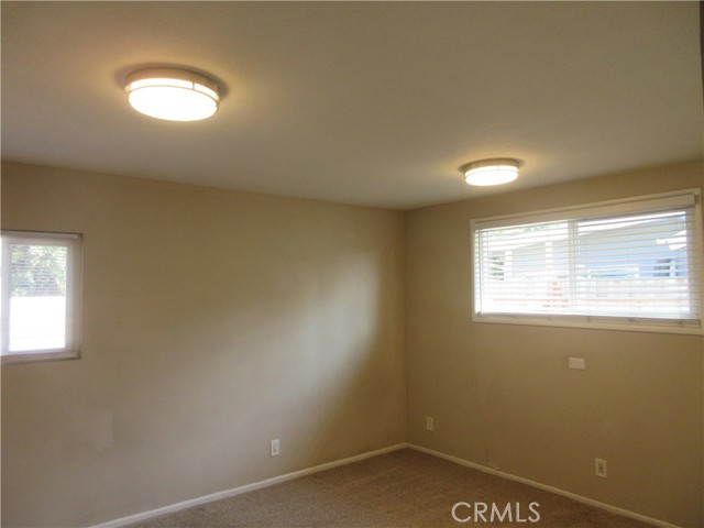 Detail Gallery Image 8 of 15 For 11406 Woodley, Granada Hills,  CA 91344 - 4 Beds | 2 Baths