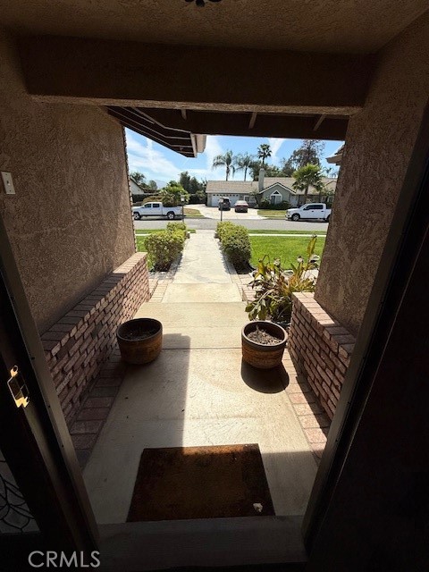 19534 Kiningham Drive, Bloomington CA: https://media.crmls.org/medias/2b542cfe-a116-4578-9f3f-6a386aeebb91.jpg