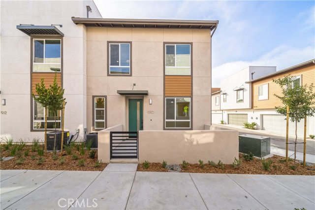 970 River Trl, Vista, CA 92081