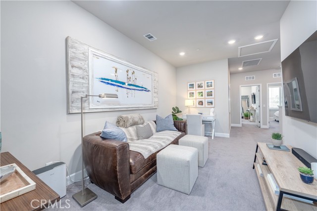 19209 Tideline Court, Huntington Beach CA: https://media.crmls.org/medias/2b543944-2e58-4425-850e-f59f0cfb3e38.jpg