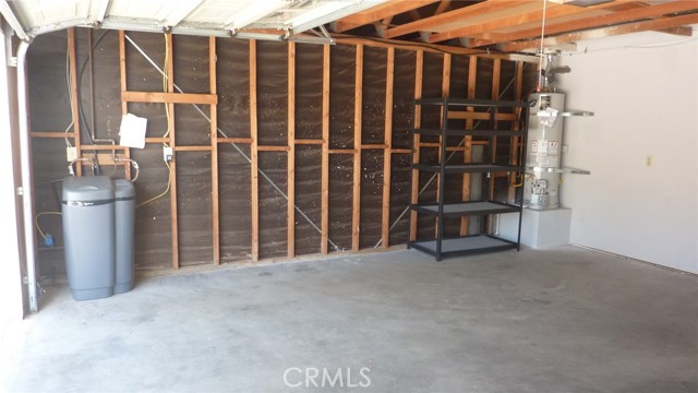 284 Celeste Drive, Riverside CA: https://media.crmls.org/medias/2b54a62f-e87d-410f-af4b-06978c6df7a9.jpg
