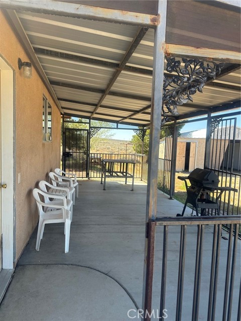 9772 Alamo, Lucerne Valley CA: https://media.crmls.org/medias/2b552cf3-4d09-40ef-a155-d909c144a670.jpg