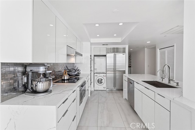 850 E Ocean Boulevard, Long Beach CA: https://media.crmls.org/medias/2b5532be-680d-4c21-a709-31b409d95465.jpg