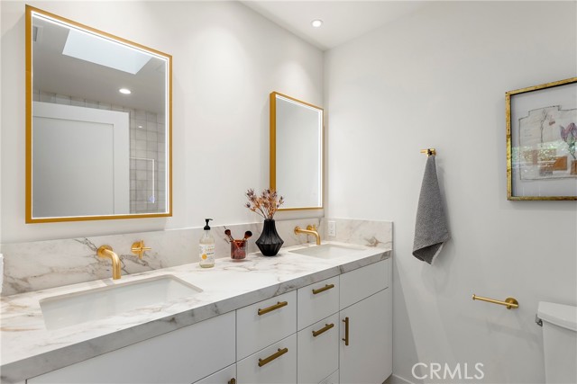 Detail Gallery Image 29 of 37 For 212 E 19th St, Costa Mesa,  CA 92627 - 5 Beds | 4 Baths