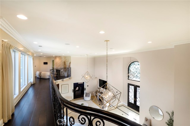 3654 Wrightwood Dr, Studio City CA: https://media.crmls.org/medias/2b55aa93-6cd0-463c-aff9-536f2fe3683e.jpg