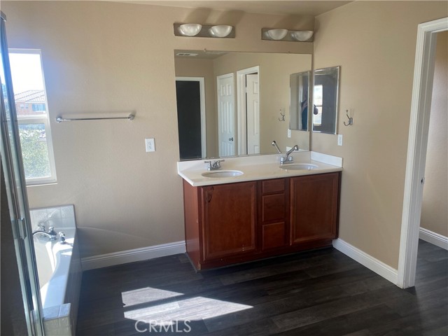 Detail Gallery Image 12 of 13 For 16557 Denham Ln, Victorville,  CA 92395 - 4 Beds | 3 Baths