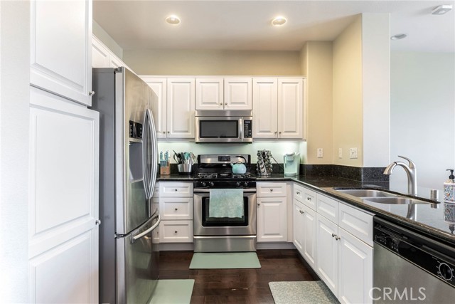 Detail Gallery Image 20 of 26 For 15617 Odyssey Dr #32,  Granada Hills,  CA 91344 - 2 Beds | 2 Baths