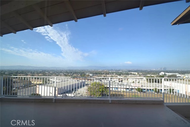 Image 2 for 3921 Don Diablo Dr, Los Angeles, CA 90008