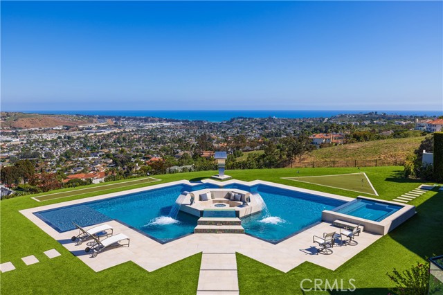 13 Old Ranch Road, Laguna Niguel CA: https://media.crmls.org/medias/2b56a677-037f-4006-8e6c-c17a37168895.jpg