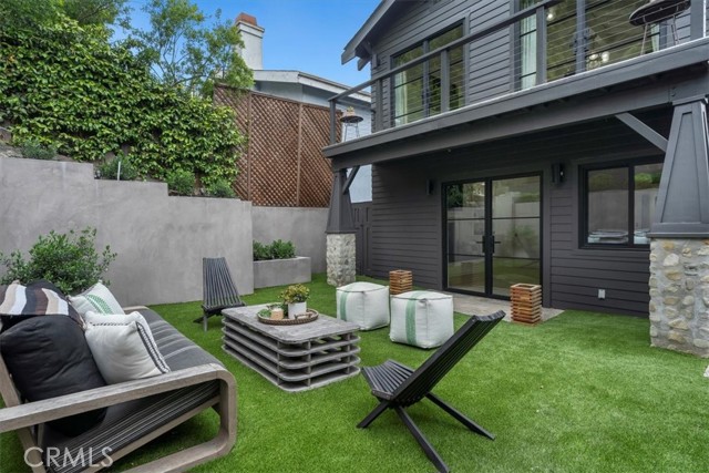 1012 10th Street, Manhattan Beach CA: https://media.crmls.org/medias/2b580d48-e63d-475d-8594-e101f5244b0b.jpg